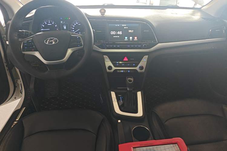 Used Hyundai Elantra (6th Generation / Lingdong) 2016 1.6L Automatic ZhiXuan – Elite Version Center Console