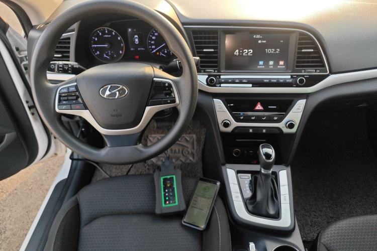 Used Hyundai Elantra (6th Generation / Lingdong) 2016 1.6L Automatic ZhiXuan – Elite Version Center Console
