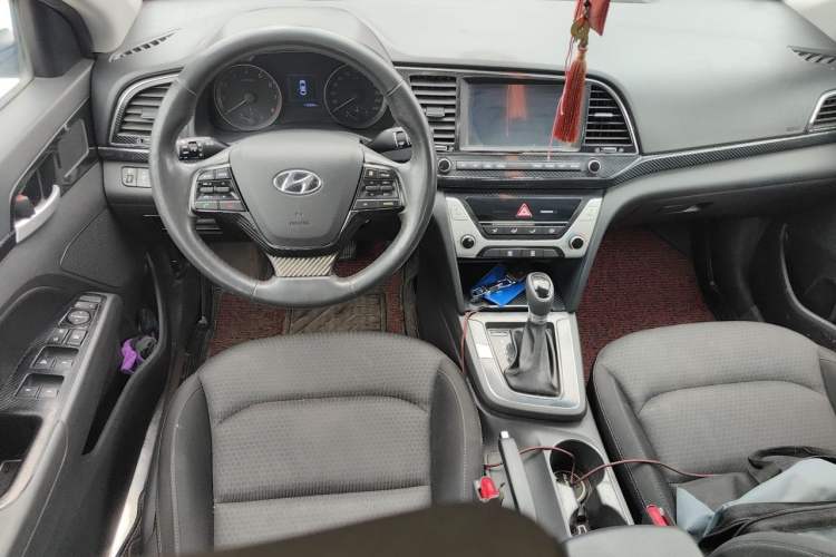 Used Hyundai Elantra (6th Generation / Lingdong) 2016 1.6L Automatic ZhiXuan – Elite Version Center Console