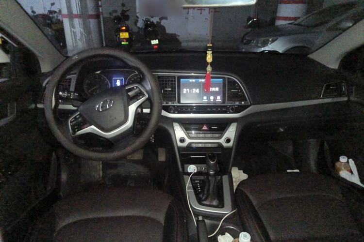Used Hyundai Elantra (6th Generation / Lingdong) 2016 1.6L Automatic ZhiXuan – Elite Version Center Console