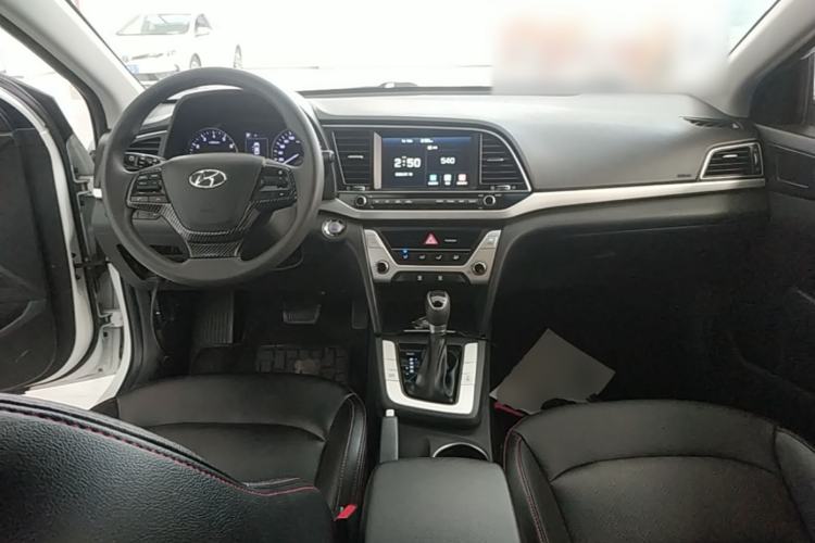 Used Hyundai Elantra (6th Generation / Lingdong) 2016 1.6L Automatic ZhiXuan – Elite Version Center Console