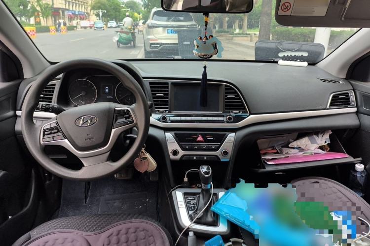 Used Hyundai Elantra (6th Generation / Lingdong) 2016 1.6L Automatic ZhiXuan – Elite Version Center Console