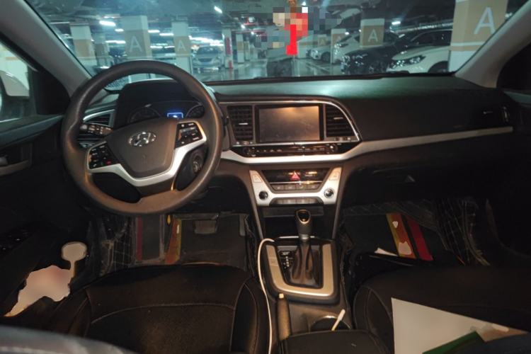 Used Hyundai Elantra (6th Generation / Lingdong) 2016 1.6L Automatic ZhiXuan – Elite Version Center Console