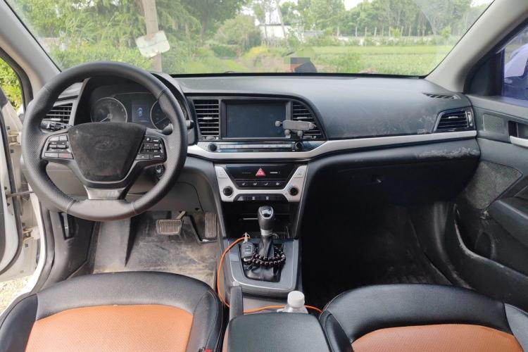 Used Hyundai Elantra (6th Generation / Lingdong) 2016 1.6L Automatic ZhiXuan – Elite Version Center Console