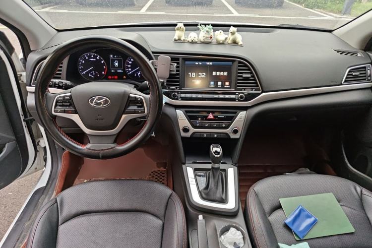 Used Hyundai Elantra (6th Generation / Lingdong) 2016 1.6L Automatic ZhiXuan – Elite Version Center Console