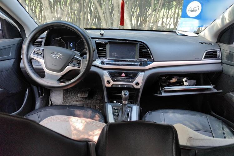 Used Hyundai Elantra (6th Generation / Lingdong) 2016 1.6L Automatic ZhiXuan – Elite Version Center Console