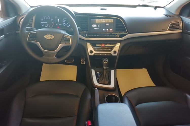 Used Hyundai Elantra (6th Generation / Lingdong) 2016 1.6L Automatic ZhiXuan – Elite Version Center Console