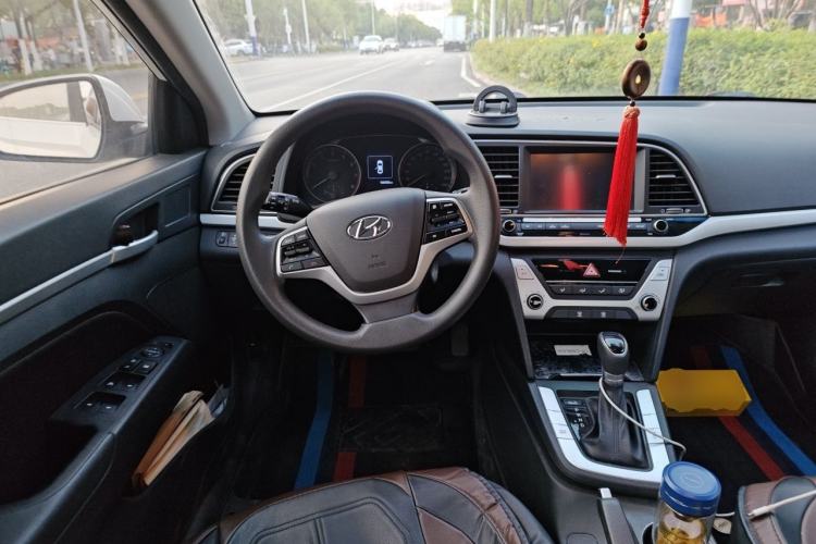 Used Hyundai Elantra (6th Generation / Lingdong) 2016 1.6L Automatic ZhiXuan – Elite Version Center Console