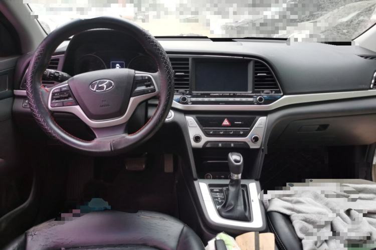 Used Hyundai Elantra (6th Generation / Lingdong) 2016 1.6L Automatic ZhiXuan – Elite Version Center Console