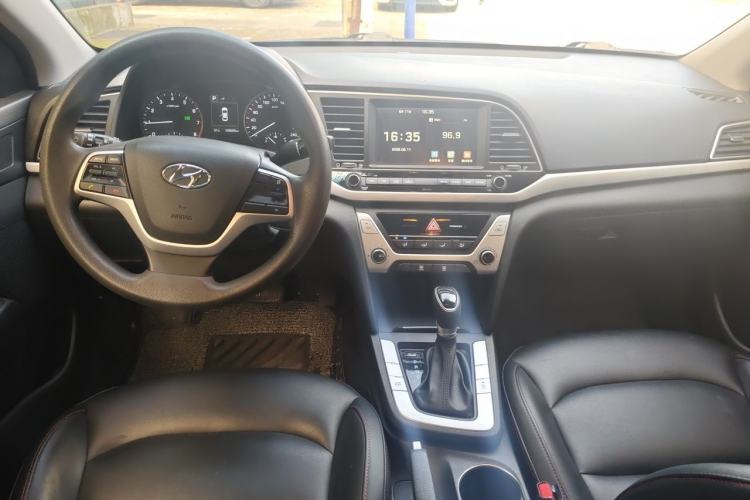Used Hyundai Elantra (6th Generation / Lingdong) 2016 1.6L Automatic ZhiXuan – Elite Version Center Console
