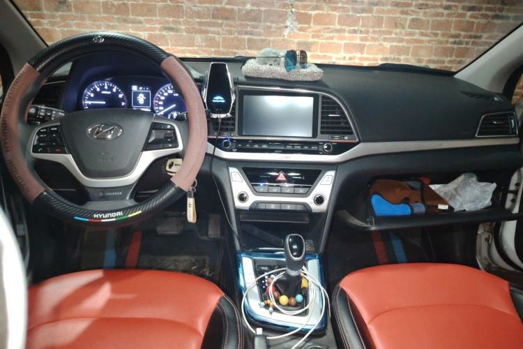Used Hyundai Elantra (6th Generation / Lingdong) 2016 1.6L Automatic ZhiXuan – Elite Version Center Console