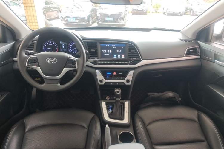 Used Hyundai Elantra (6th Generation / Lingdong) 2016 1.6L Automatic ZhiXuan – Elite Version Center Console