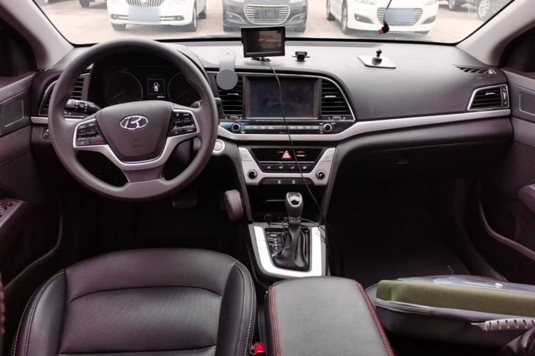 Used Hyundai Elantra (6th Generation / Lingdong) 2016 1.6L Automatic ZhiXuan – Elite Version Center Console