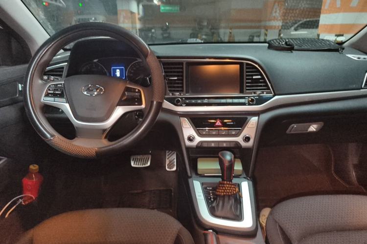 Used Hyundai Elantra (6th Generation / Lingdong) 2016 1.6L Automatic ZhiXuan – Elite Version Center Console