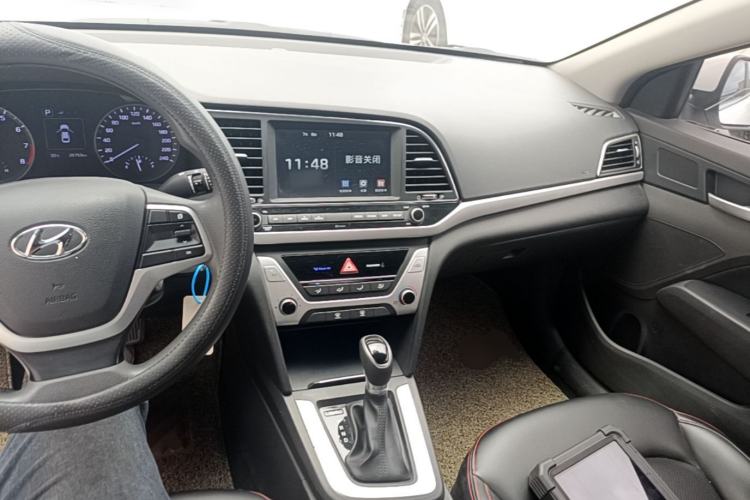 Used Hyundai Elantra (6th Generation / Lingdong) 2016 1.6L Automatic ZhiXuan – Elite Version Center Console