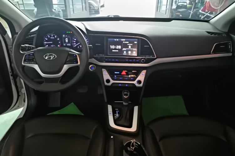 Used Hyundai Elantra (6th Generation / Lingdong) 2016 1.6L Automatic ZhiXuan – Elite Version Center Console