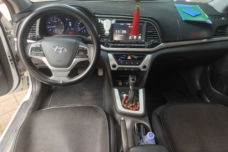 Used Hyundai Elantra (6th Generation / Lingdong) 2016 1.6L Automatic ZhiXuan – Elite Version Center Console