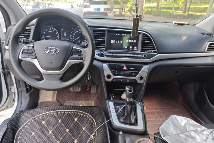 Used Hyundai Elantra (6th Generation / Lingdong) 2016 1.6L Automatic ZhiXuan – Elite Version Center Console