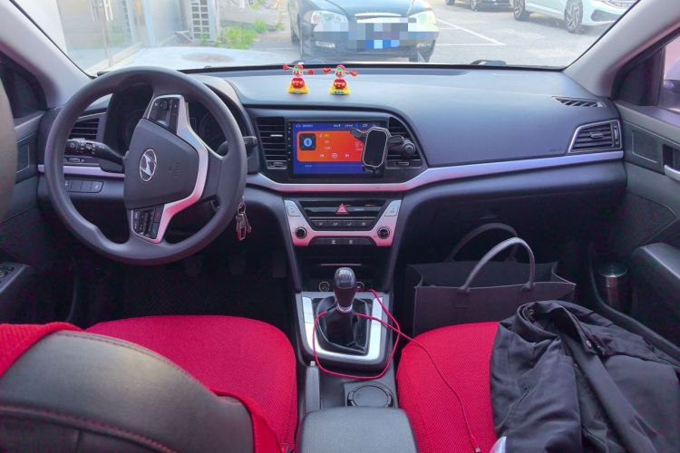 Used Hyundai Elantra (6th Generation / Lingdong) 2016 1.6L Manual ZhiXuan · Dynamic Model Center Console