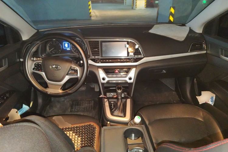 Used Hyundai Elantra (6th Generation / Lingdong) 2016 1.6L Automatic ZhiXuan – Elite Version Center Console