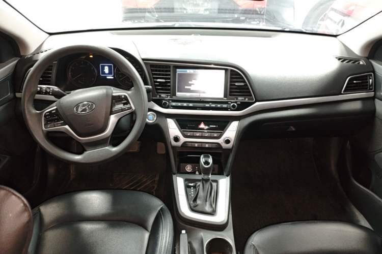Used Hyundai Elantra (6th Generation / Lingdong) 2016 1.6L Automatic ZhiXuan – Elite Version Center Console