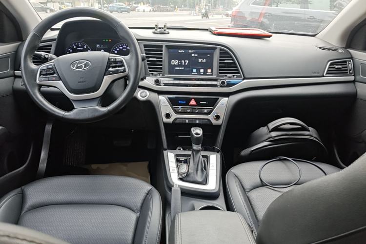 Used Hyundai Elantra (6th Generation / Lingdong) 2016 1.6L Automatic ZhiXuan · Luxury Version Center Console