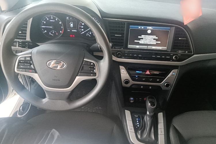 Used Hyundai Elantra (6th Generation / Lingdong) 2016 1.6L Automatic ZhiXuan – Elite Version Center Console