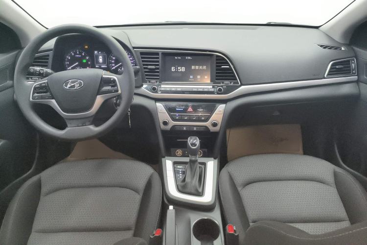 Used Hyundai Elantra (6th Generation / Lingdong) 2016 1.6L Automatic ZhiXuan – Elite Version Center Console