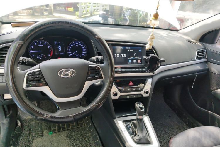 Used Hyundai Elantra (6th Generation / Lingdong) 2016 1.6L Automatic ZhiXuan – Elite Version Center Console