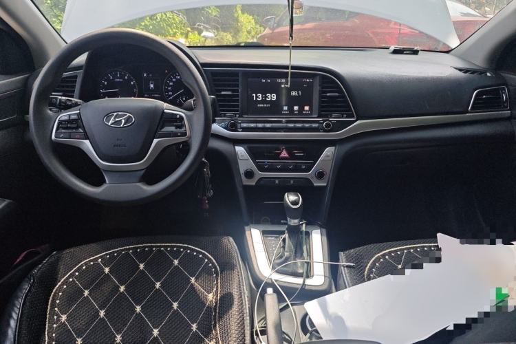 Used Hyundai Elantra (6th Generation / Lingdong) 2016 1.6L Automatic ZhiXuan – Elite Version Center Console