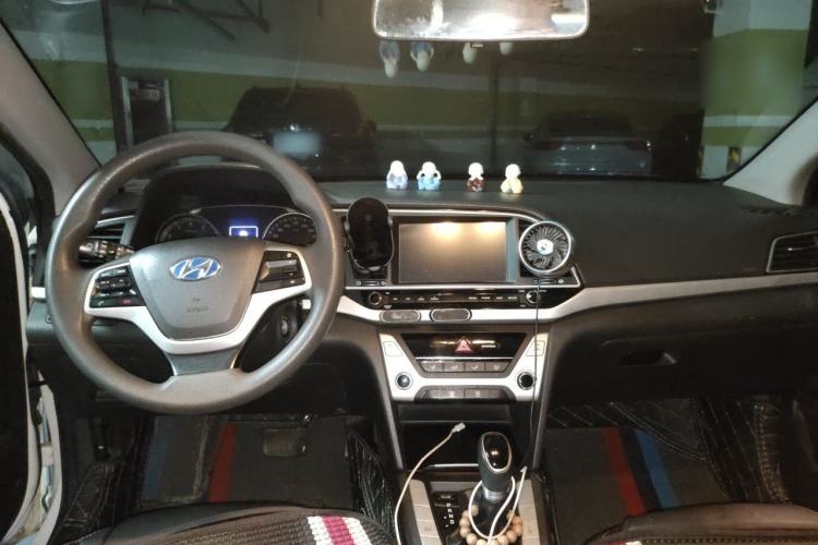 Used Hyundai Elantra (6th Generation / Lingdong) 2016 1.6L Automatic ZhiXuan – Elite Version Center Console