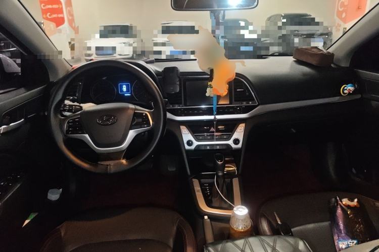 Used Hyundai Elantra (6th Generation / Lingdong) 2016 1.6L Automatic ZhiXuan – Elite Version Center Console