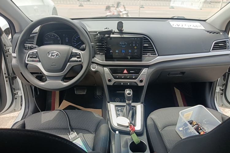 Used Hyundai Elantra (6th Generation / Lingdong) 2016 1.6L Automatic ZhiXuan – Elite Version Center Console
