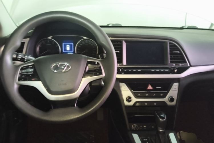 Used Hyundai Elantra (6th Generation / Lingdong) 2016 1.6L Automatic ZhiXuan – Elite Version Center Console