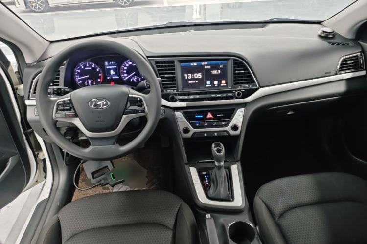 Used Hyundai Elantra (6th Generation / Lingdong) 2016 1.6L Automatic ZhiXuan – Elite Version Center Console