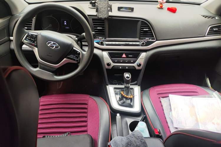 Used Hyundai Elantra (6th Generation / Lingdong) 2016 1.6L Automatic ZhiXuan – Elite Version Center Console