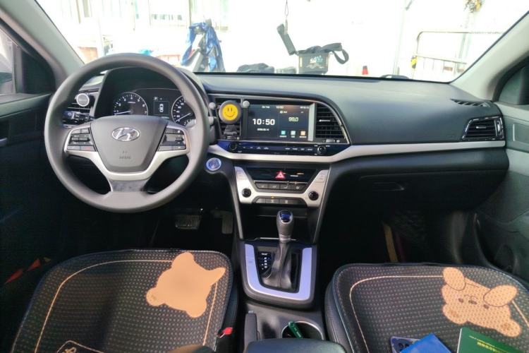Used Hyundai Elantra (6th Generation / Lingdong) 2016 1.6L Automatic ZhiXuan – Elite Version Center Console