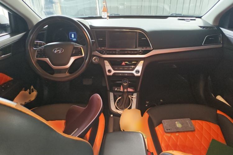 Used Hyundai Elantra (6th Generation / Lingdong) 2016 1.6L Automatic ZhiXuan – Elite Version Center Console