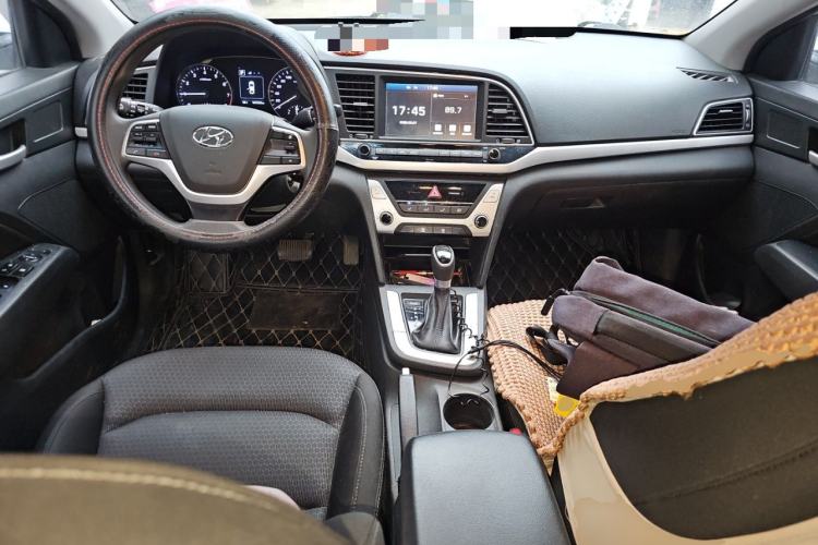 Used Hyundai Elantra (6th Generation / Lingdong) 2016 1.6L Automatic ZhiXuan – Elite Version Center Console