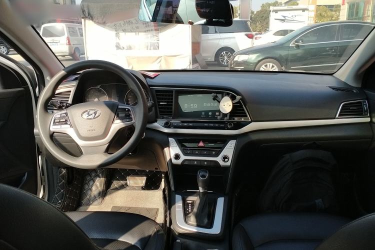 Used Hyundai Elantra (6th Generation / Lingdong) 2016 1.6L Automatic ZhiXuan – Elite Version Center Console