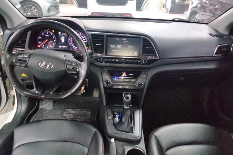 Used Hyundai Elantra (6th Generation / Lingdong) 2016 1.4T Dual-Clutch Xuan Dong · Dynamic Version Center Console