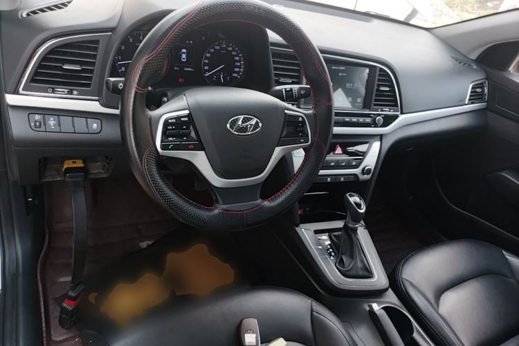 Used Hyundai Elantra (6th Generation / Lingdong) 2016 1.6L Automatic ZhiXuan – Elite Version Center Console