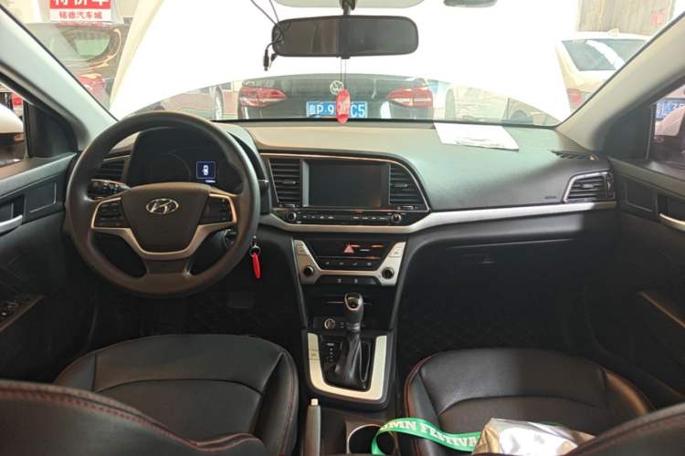 Used Hyundai Elantra (6th Generation / Lingdong) 2016 1.6L Automatic ZhiXuan – Elite Version Center Console