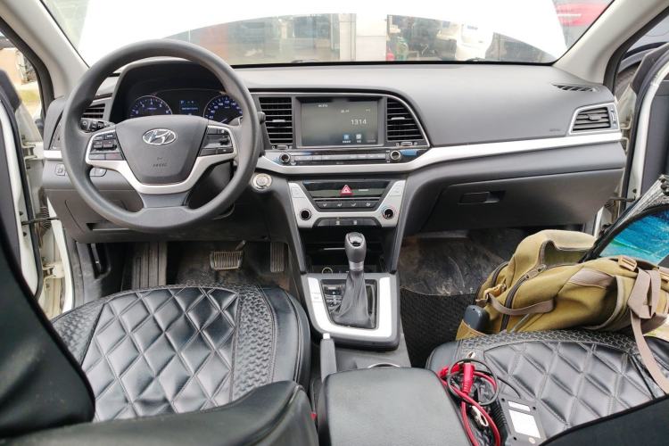 Used Hyundai Elantra (6th Generation / Lingdong) 2016 1.6L Automatic ZhiXuan – Elite Version Center Console