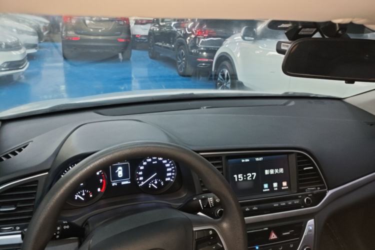 Used Hyundai Elantra (6th Generation / Lingdong) 2016 1.6L Automatic ZhiXuan – Elite Version Center Console