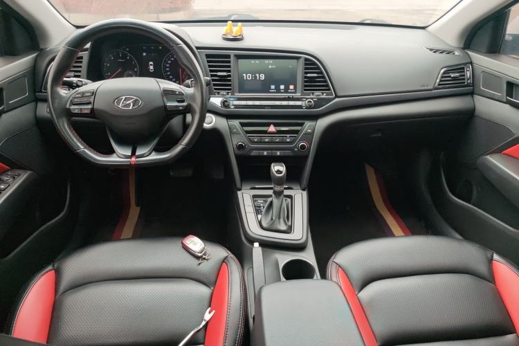 Used Hyundai Elantra (6th Generation / Lingdong) 2016 1.4T Dual-Clutch Xuan Dong · Dynamic Version Center Console