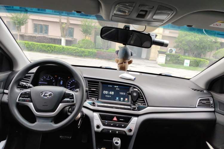 Used Hyundai Elantra (6th Generation / Lingdong) 2016 1.6L Automatic ZhiXuan – Elite Version Center Console