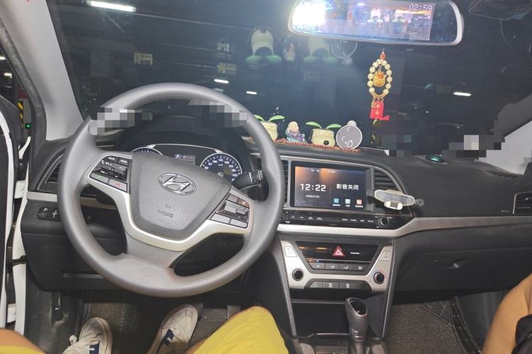 Used Hyundai Elantra (6th Generation / Lingdong) 2016 1.6L Automatic ZhiXuan – Elite Version Center Console