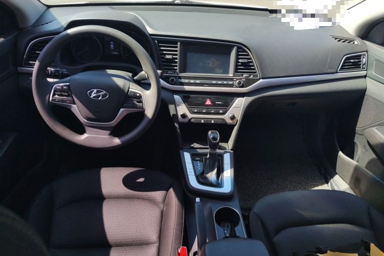 Used Hyundai Elantra (6th Generation / Lingdong) 2016 1.6L Automatic ZhiXuan – Elite Version Center Console
