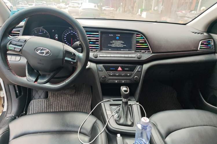 Used Hyundai Elantra (6th Generation / Lingdong) 2016 1.4T Dual-Clutch Xuan Dong · Dynamic Version Center Console